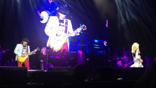Dolly Parton performing &quot;Lay your hands on me&quot; with Richie Sambora from Bon Jovi live at #