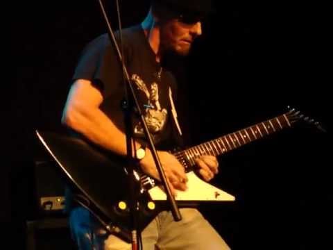 Taz Taylor Band - Chillin' (Outro Guitar Solo) performed during Michael Schenker support set