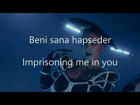 Hande Yener - Aklımda (Turkish and English Lyrics)