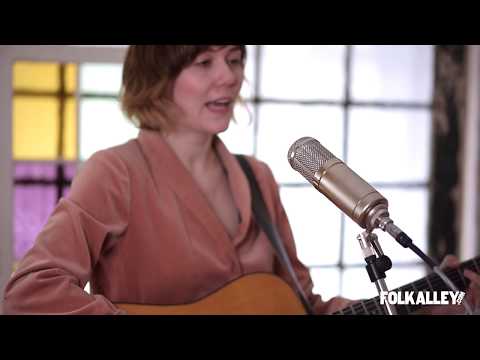 Folk Alley Sessions: Molly Tuttle - "Take the Journey"