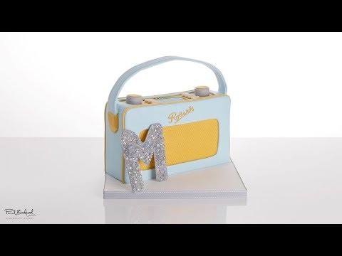 Radio Cake: Learn how to make a retro radio birthday cake