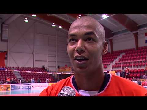 Interview met Nimir Abdelaziz na Nederland - Spanje (EK-kwalificatie 2015)