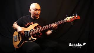 Video thumbnail for Sire Marcus Miller V5 5 Strings Bass Roasted Maple Neck & Fretboard by Bassku