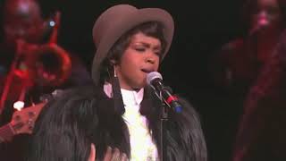 Lauryn Hill performs &quot;One Step Ahead&quot; at the 2011 Music Masters honoring Aretha Franklin
