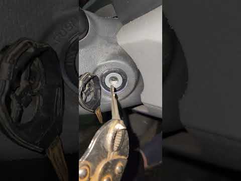 DIY broken car key #shorts #cars #car #diy #key #broken #fixed