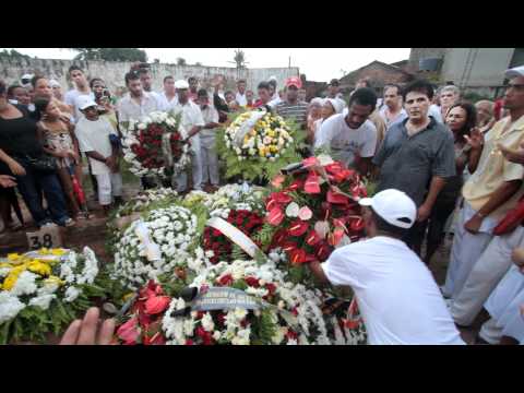 Sepultamento do babalorixá Pai Edu