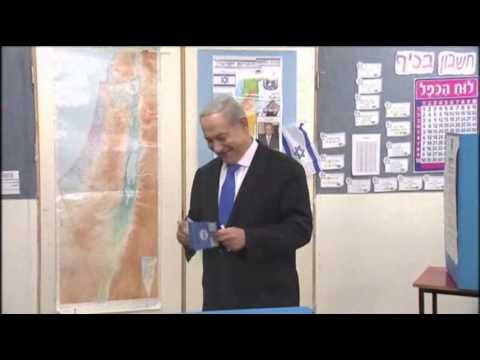 Фаворитът Нетаняху гласува на изборите в Израел