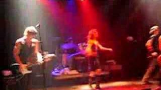 Hot Kiss - Juliette &amp; The Licks