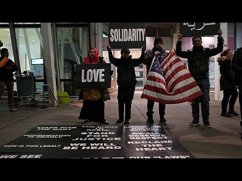 اعتقال عراقيين في مطار نيويورك بسبب حظر دخول رعايا 7 دول لأمريكا