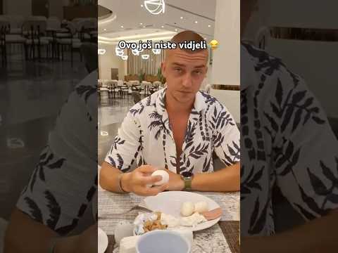Ovako se guli kuhano jaje 😂 #shorts #balkan #comedy