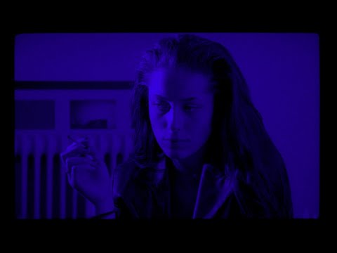 iliona - J'ai du mal (Clip Officiel)