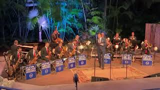 A-Tisket, A-Tasket - Glenn Miller Orchestra (feat. Hannah Stokes)