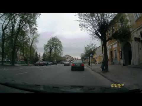 Kretyn z Łodzi mało nie potrącił dziewczynki