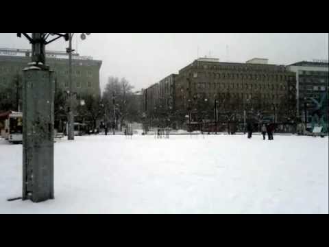 Huhtikuun alku ja lunta tulee kaatamalla