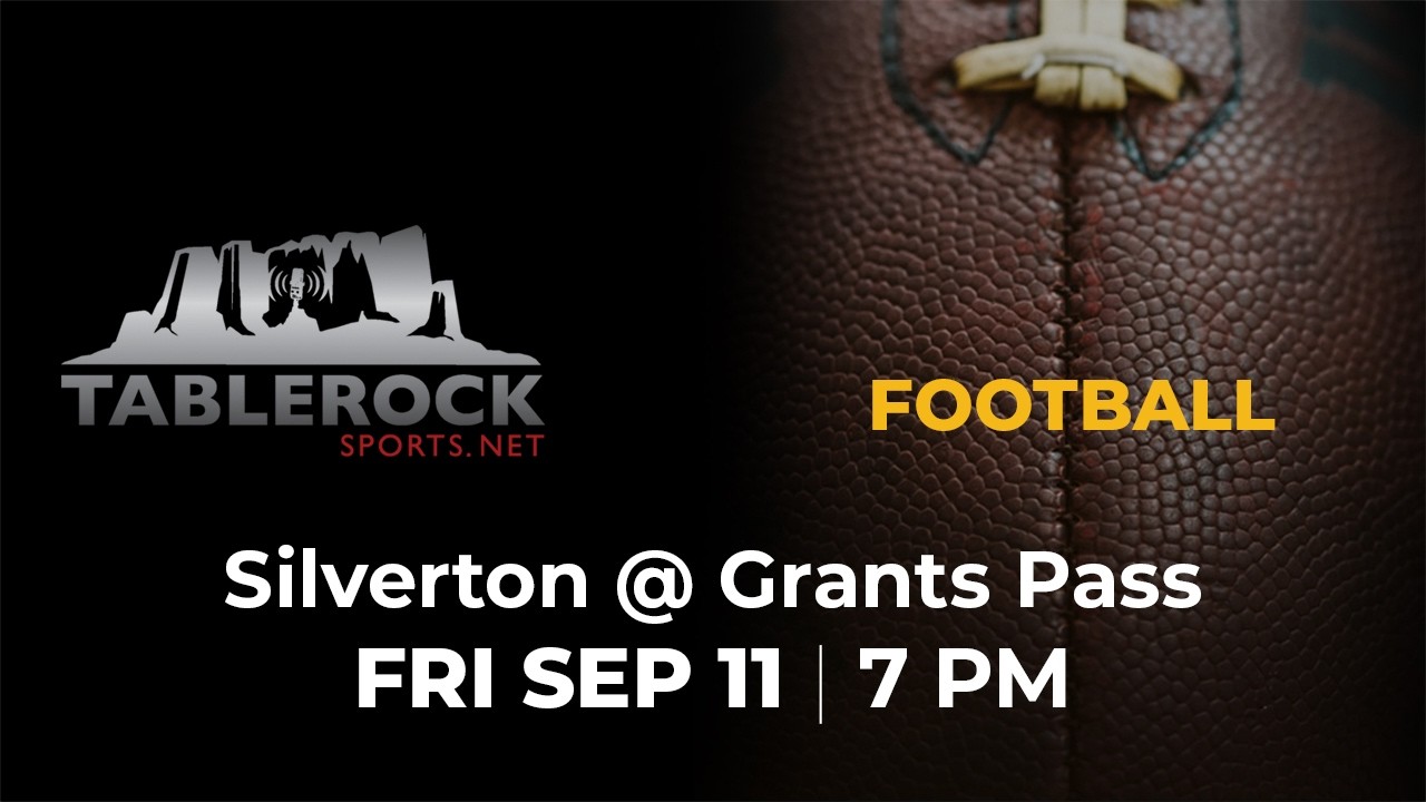 Silverton Foxes Football at Grants Pass