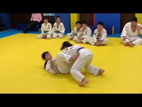 柔道　寝技　下からのアタック相手を持ち上げてひっくり返す！