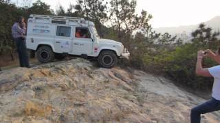 preview picture of video 'hk land rover defender SED 山下村23032014P11'