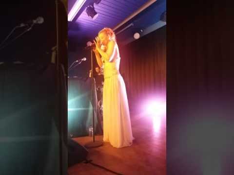 EMJI - CRAZY IN LOVE à Praz sur arly