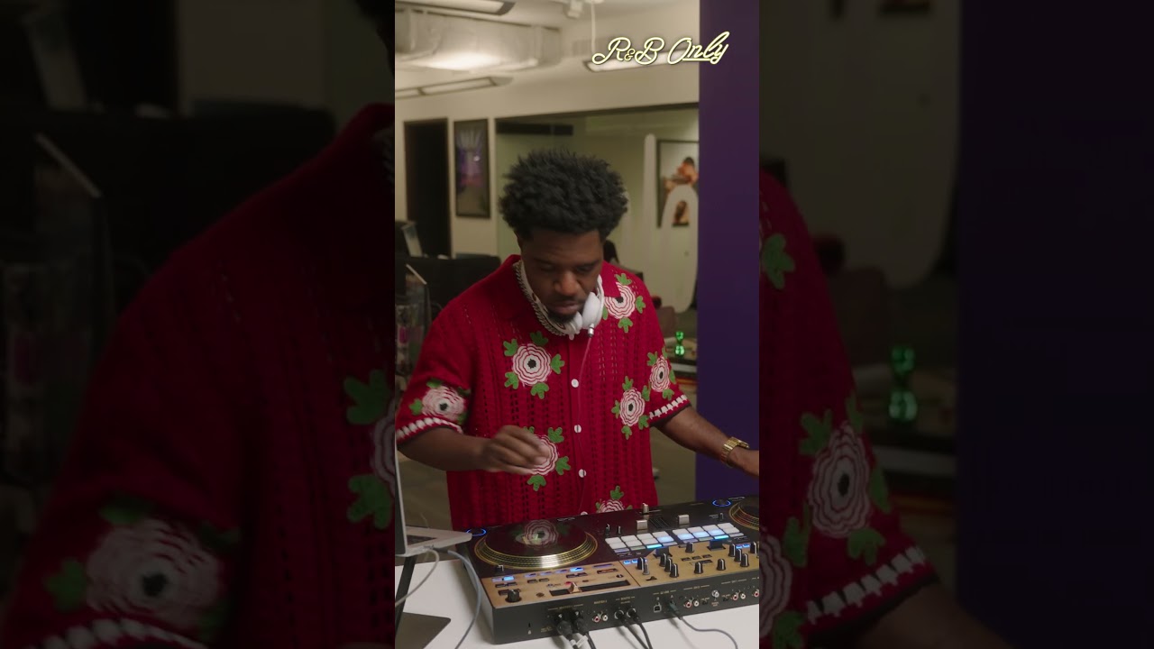 Show them how it's done 👏 | DJ R-TISTIC