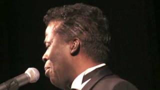 Dwight Lenox video - Sings Paris Blues