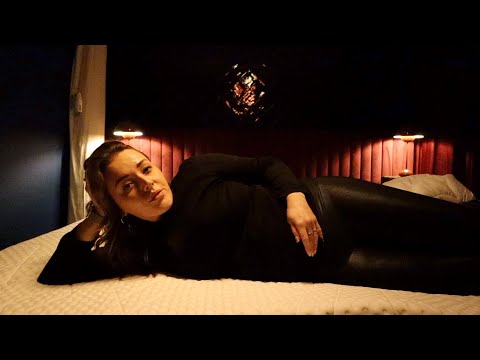 Wij hebben een gigantisch nieuw bed | Vloggloss 3000