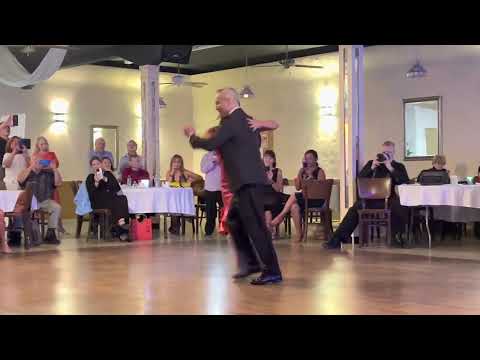 Maximiliano & Paloma dancing Tango Vals at 3 Esquinas Milonga 3/3