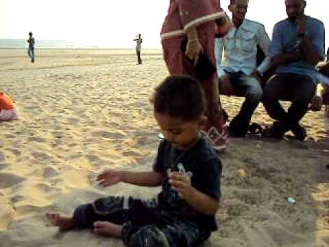 TAHER KID CHILD FUNNY SEASHORE BEACH