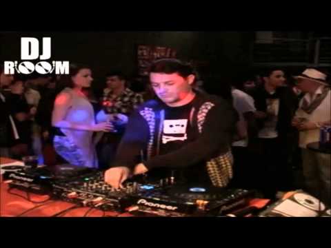DJ Room #8 | Alex Dias