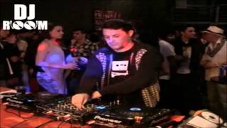 DJ Room #8 | Alex Dias