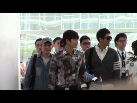 120930 2AM HK airport