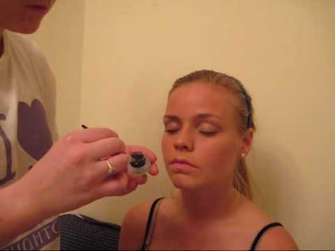 How To: The SImple Feline Flick