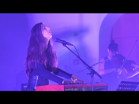 Julia Holter - 'Horns Surrounding Me' live at Le Guess Who? 2015