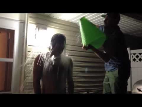 Ryan of WILLPOWERLESS does the Ice Bucket Challenge