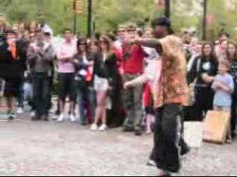 New York Break Dancers - The Breeze Team