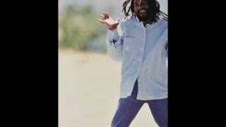 Lucky Dube - Love me (The Way I am)