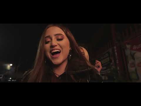 Gaby Borges - Se Va (Official Music Video)