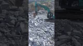 Búa Đập Đá Hừng Sáng