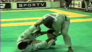 Gabriel Gladiator (Carlson Gracie) X Marcio ‘Pe De Pano’ Cruz (Gracie Barra) Mundial 1998