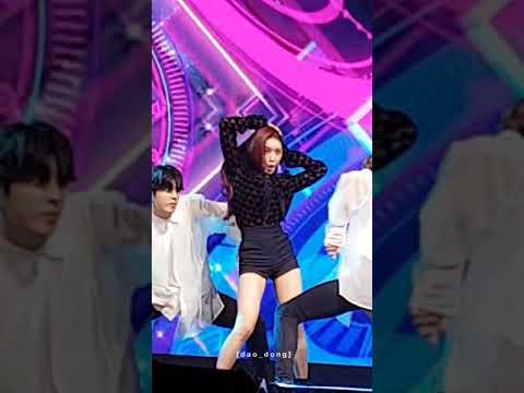 [FANCAM] 180929 CHUNG HA at KCON THAILAND 2018 - Why Don't You Know & Roller Coaster [dao_dong]