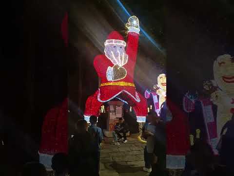 Papá Noel gigante en Madrid Cundinamarca 🤯 #Shorts #NavidadEnColombia #DestinoTurístico