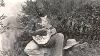 Taj Mahal- runnin by the riverside