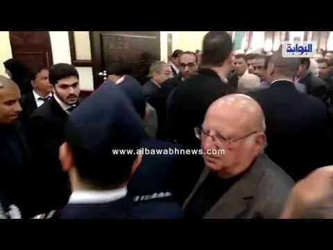 حشود من المعزيين في عزاء حسني مبارك بمسجد المشير