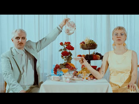 TRÄNEN - Stures dummes Herz (Official Video)