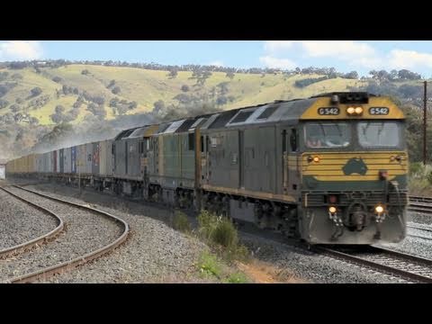 Freight Train with "G class" and "DL class" locomotives - Australian Railways by PoathTV