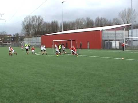 Eerste helft DOVO JO11-2 - HOOGLAND JO11-1 competitie