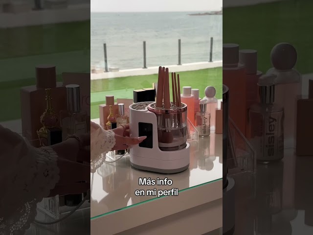 Vídeo relacionado con Ogee Limpiador de brochas de maquillaje, limpiador de brochas de maquillaje orgánico, sin ingredientes agresivos y fabricado en Estados Unidos