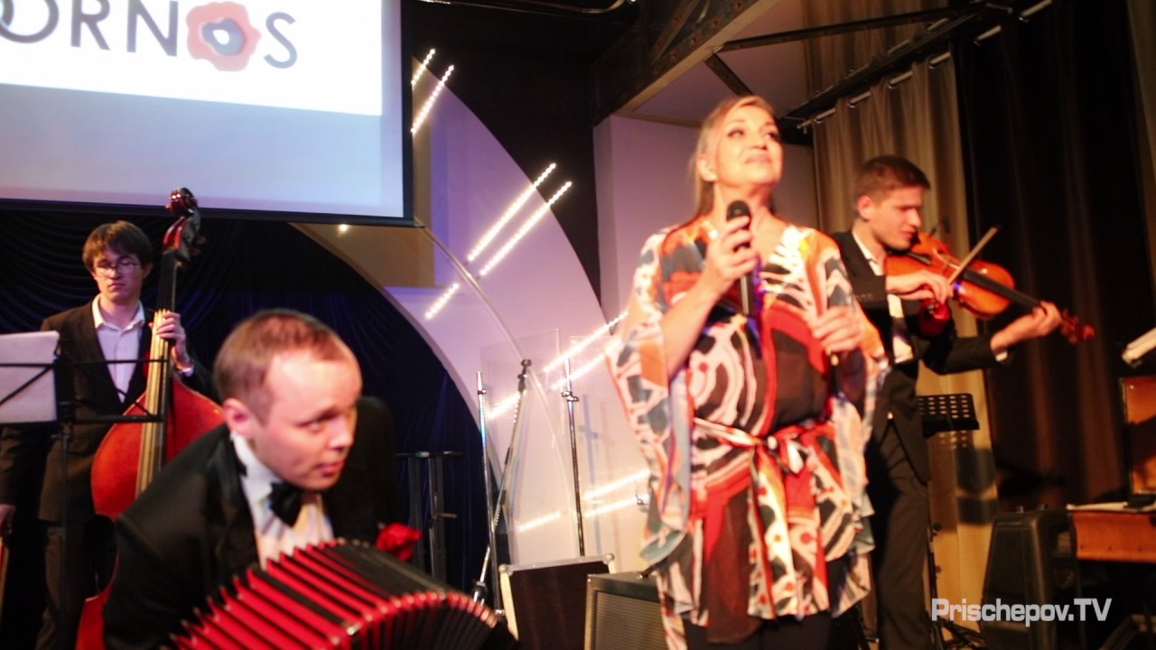 Tango en Vivo orq. & Yasmin Ventura in Fashion show by Adornos