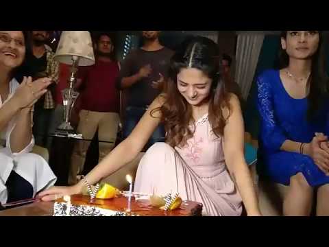 download lagu mp3 mp4 Birthday Of Jennifer Winget, download lagu Birthday Of Jennifer Winget gratis, unduh video klip Birthday Of Jennifer Winget
