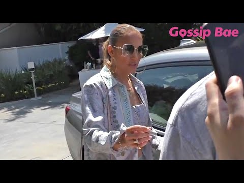 Jennifer Lopez arrives at Jennifer Klein's Day of Indulgence party - Gossip Bae