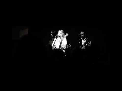 Lissie "When I'm Alone" Live In Ojai at Underground Exchange